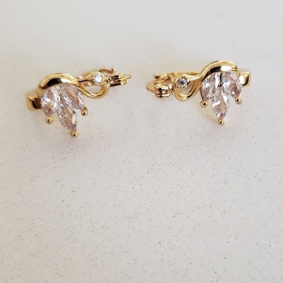 SWAN earrings - Picture 4 of 6